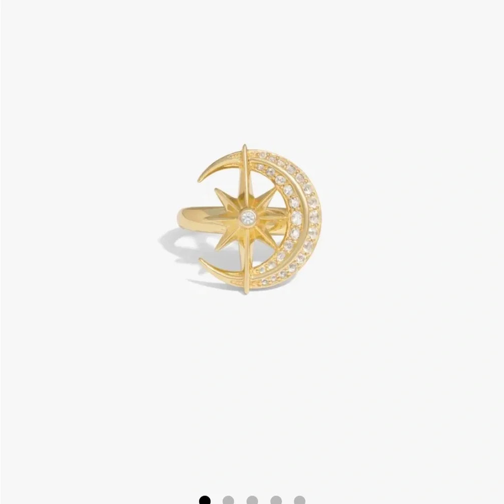New awe inspired cosmic meditiation ring Gold Crescent Moon and Star - Picture 3 of 10